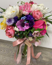 Load image into Gallery viewer, Mother&#39;s Day Bouquet
